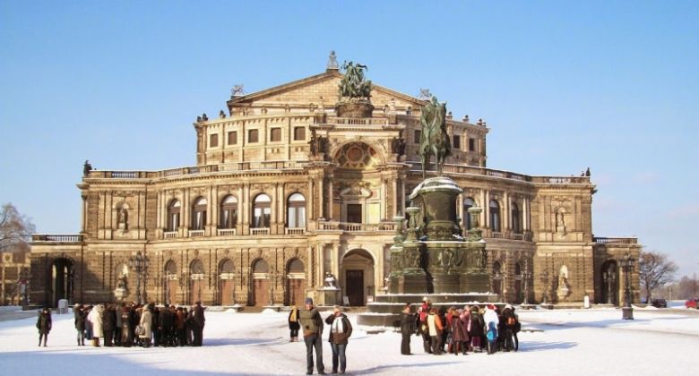 Karten für das klassische Ballet "Der Nussknacker" zu Weihnachten in der Semperoper Dresden