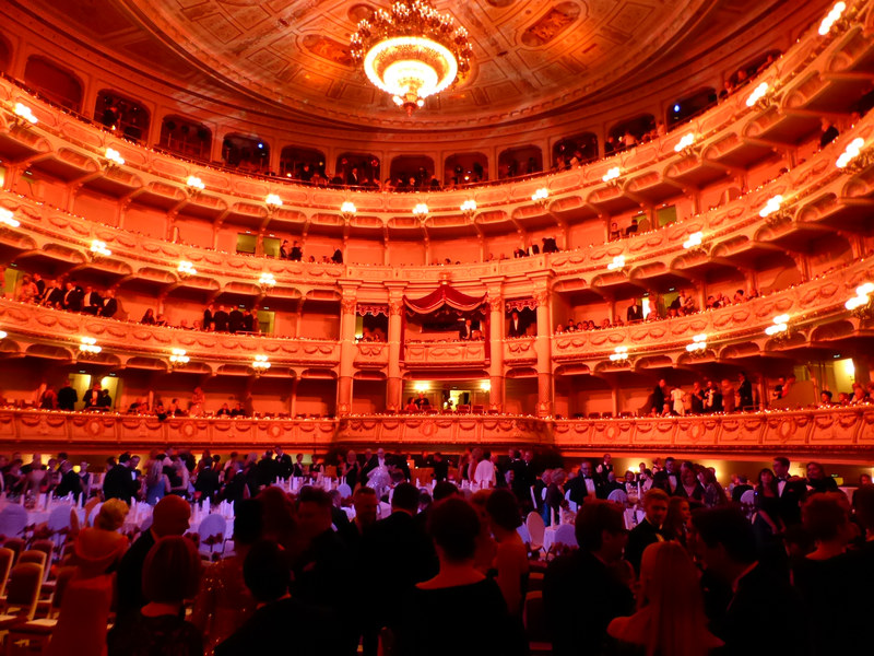 Semperopernball 2018 Ballsaal beim Semperopernball 2018