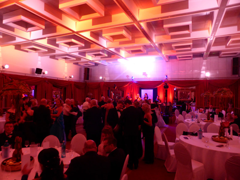 Semperopernball 2018 Tanzen im Spiegelsaal beim Semperopernball 2018